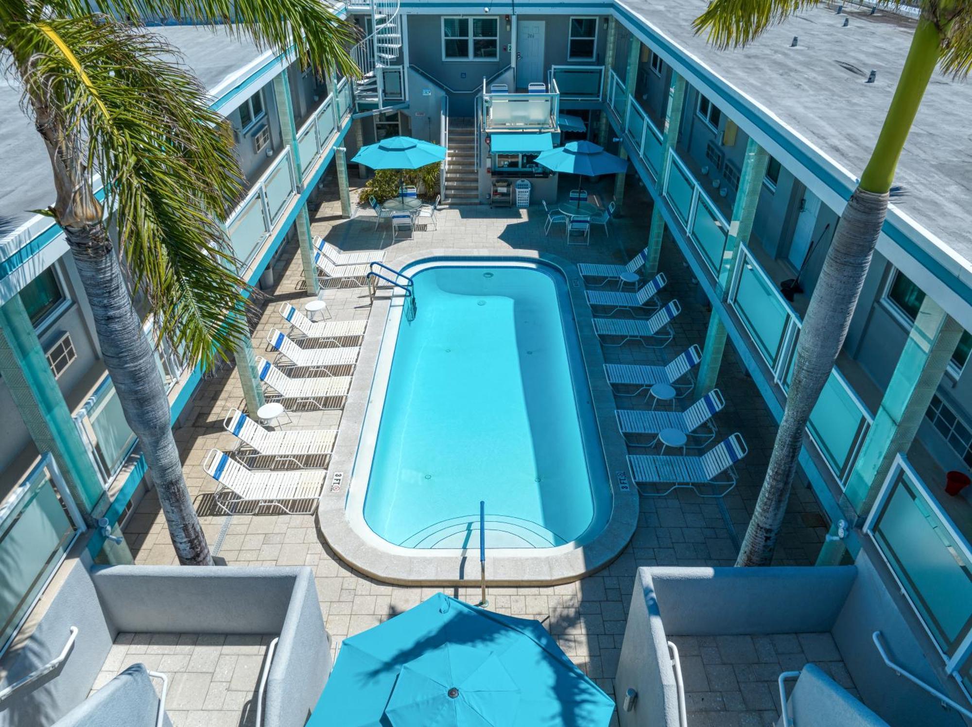 Camelot Beach Suites Clearwater Beach Exteriör bild