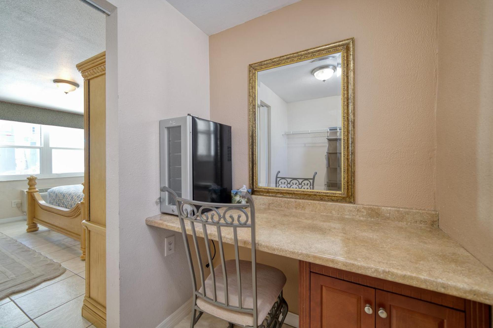Camelot Beach Suites Clearwater Beach Exteriör bild