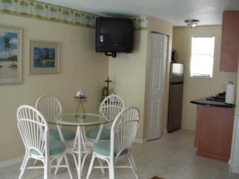 Camelot Beach Suites Clearwater Beach Exteriör bild