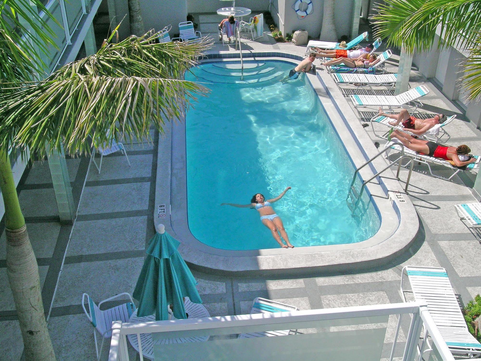 Camelot Beach Suites Clearwater Beach Exteriör bild