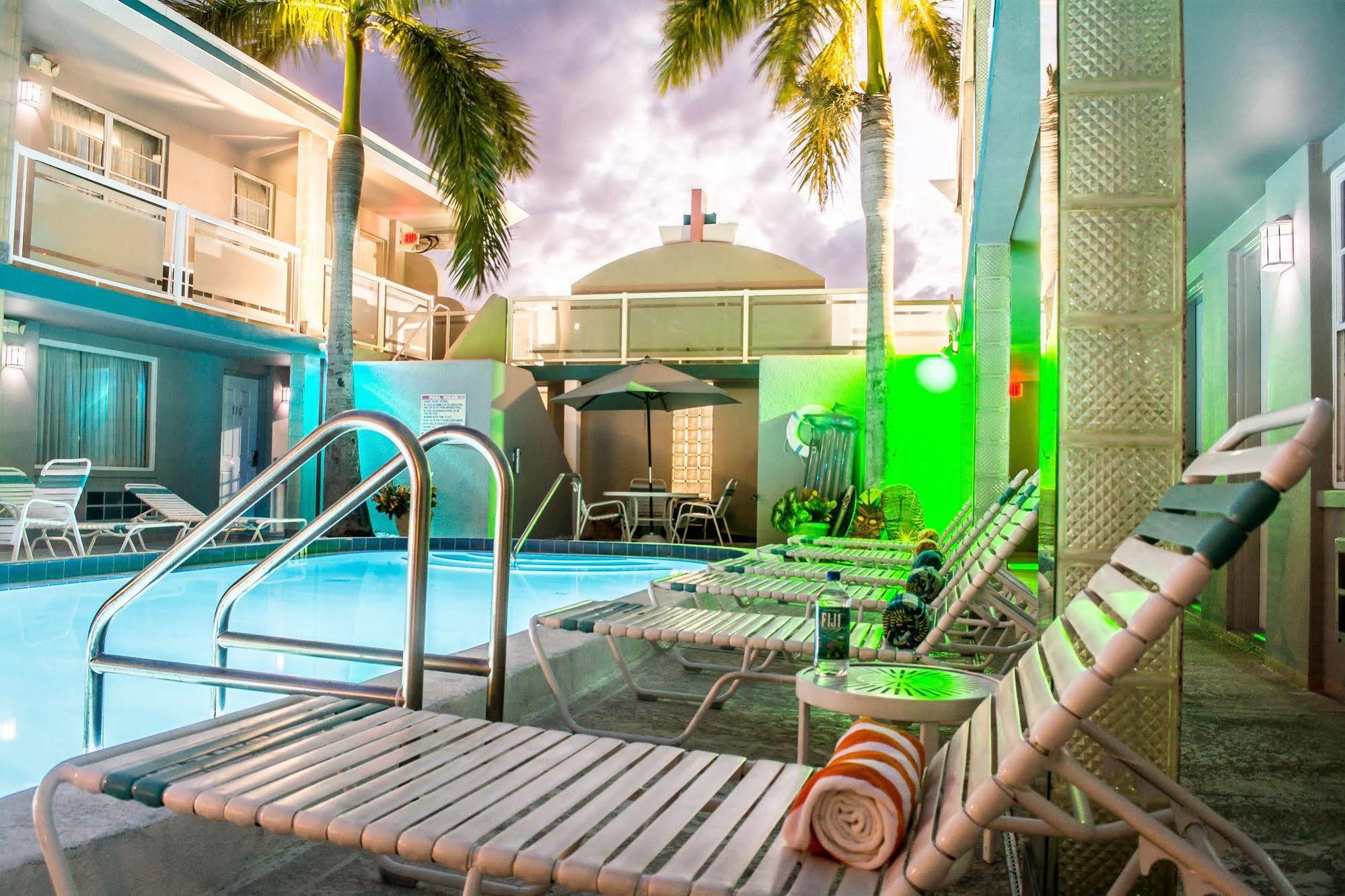Camelot Beach Suites Clearwater Beach Exteriör bild