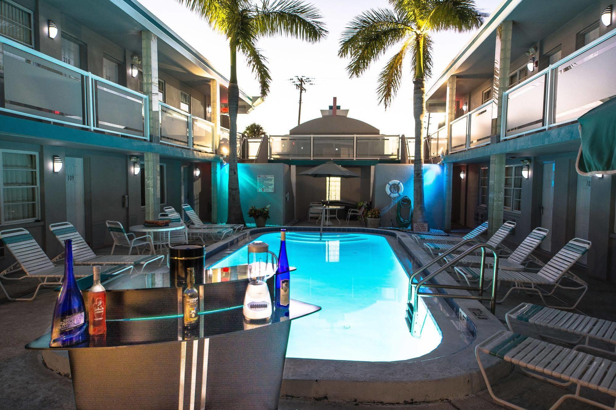 Camelot Beach Suites Clearwater Beach Exteriör bild