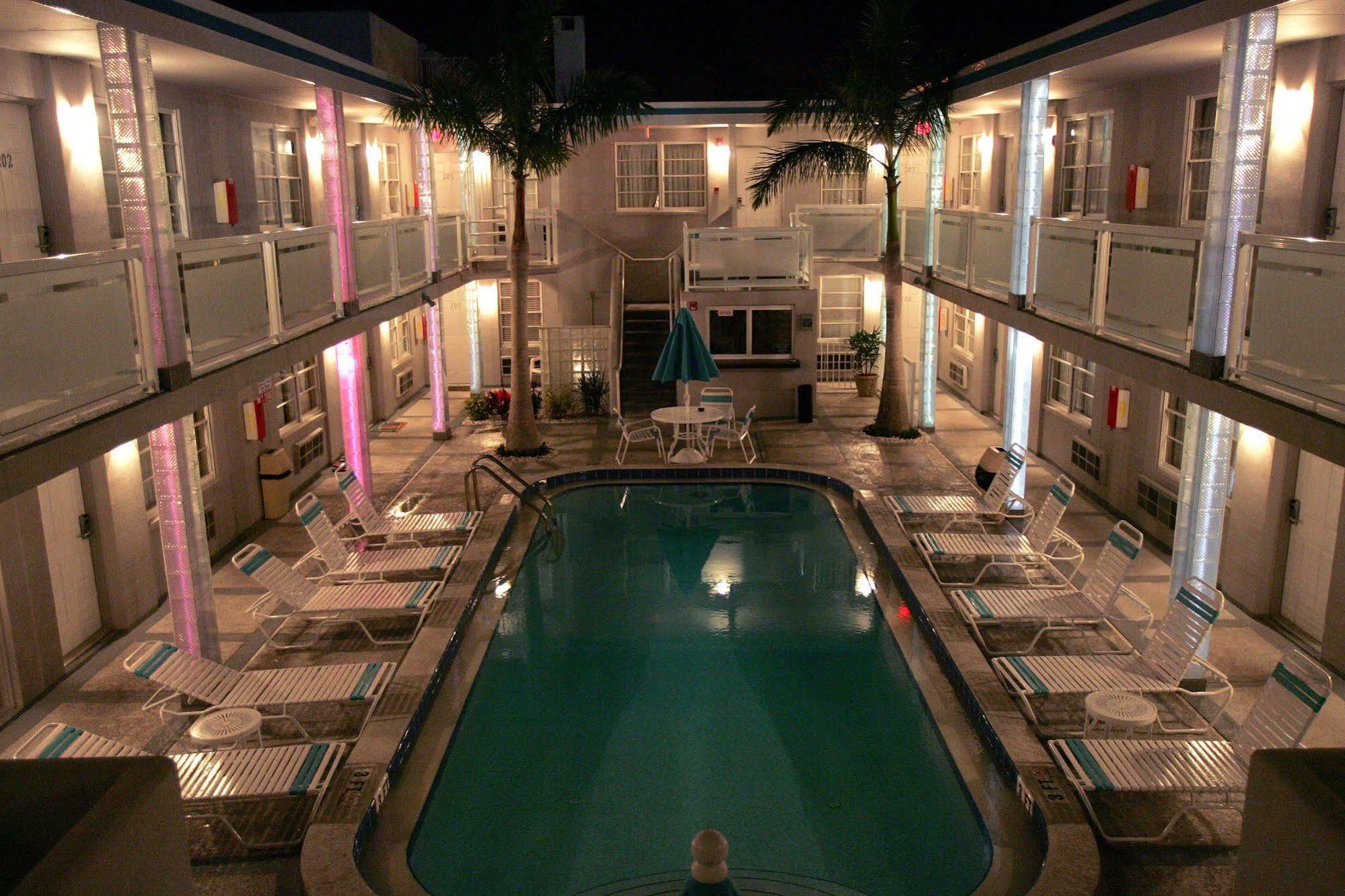 Camelot Beach Suites Clearwater Beach Exteriör bild